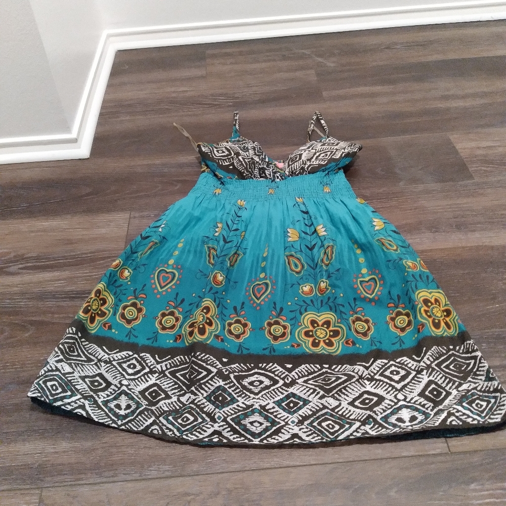 She's cool dress,size Medium,multi color